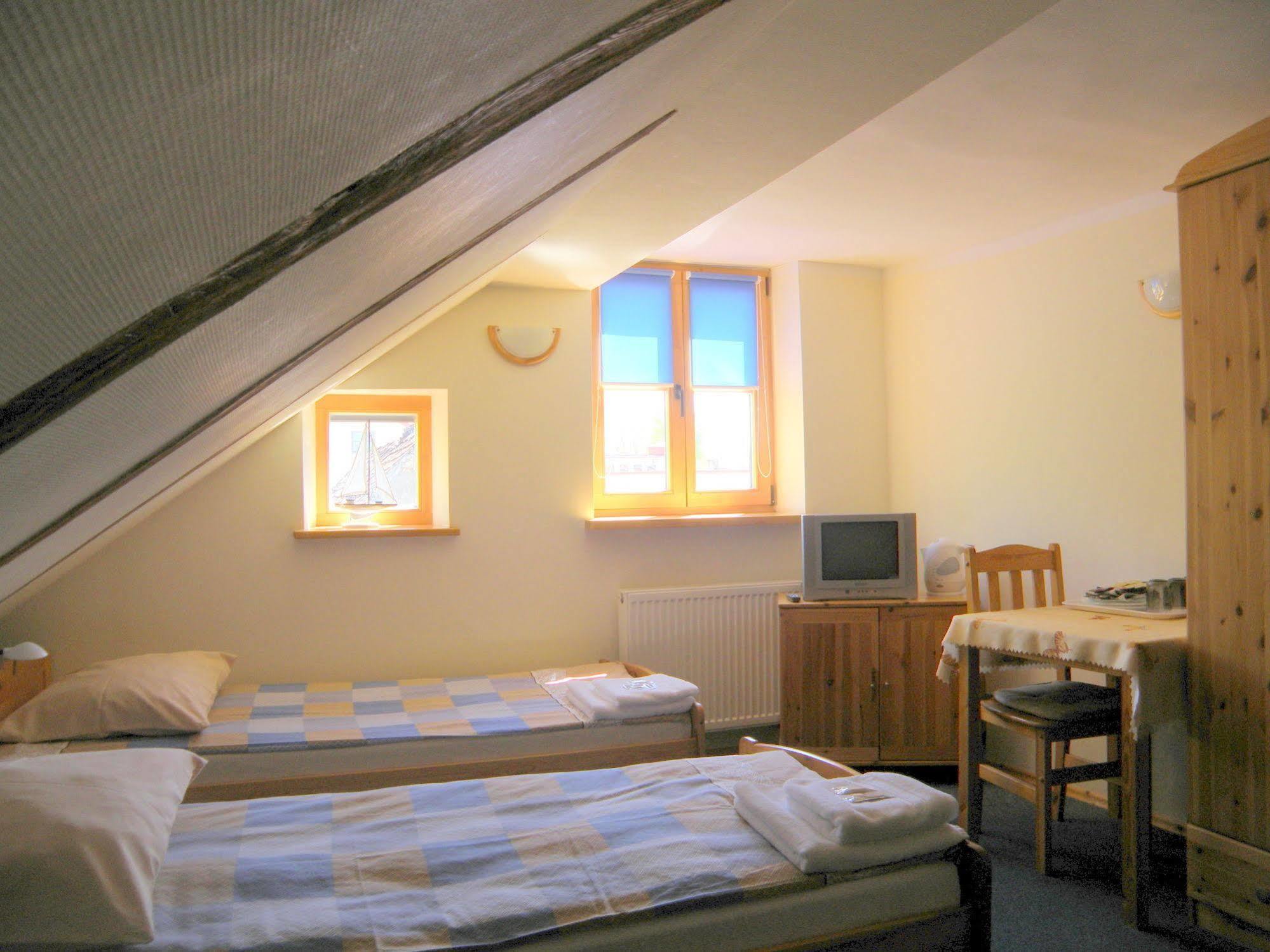 Express Guest House ไคลเพดา ภายนอก รูปภาพ